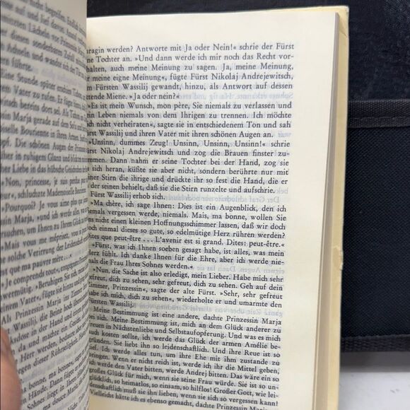 Tolstoi 'Krieg und Frieden' Book - Picture 2 of 2